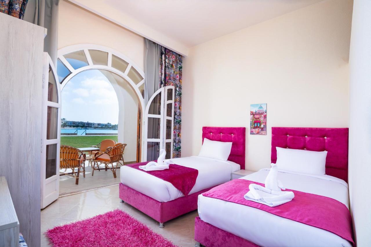 Golden Lake Marina Hotel El Alamein Buitenkant foto