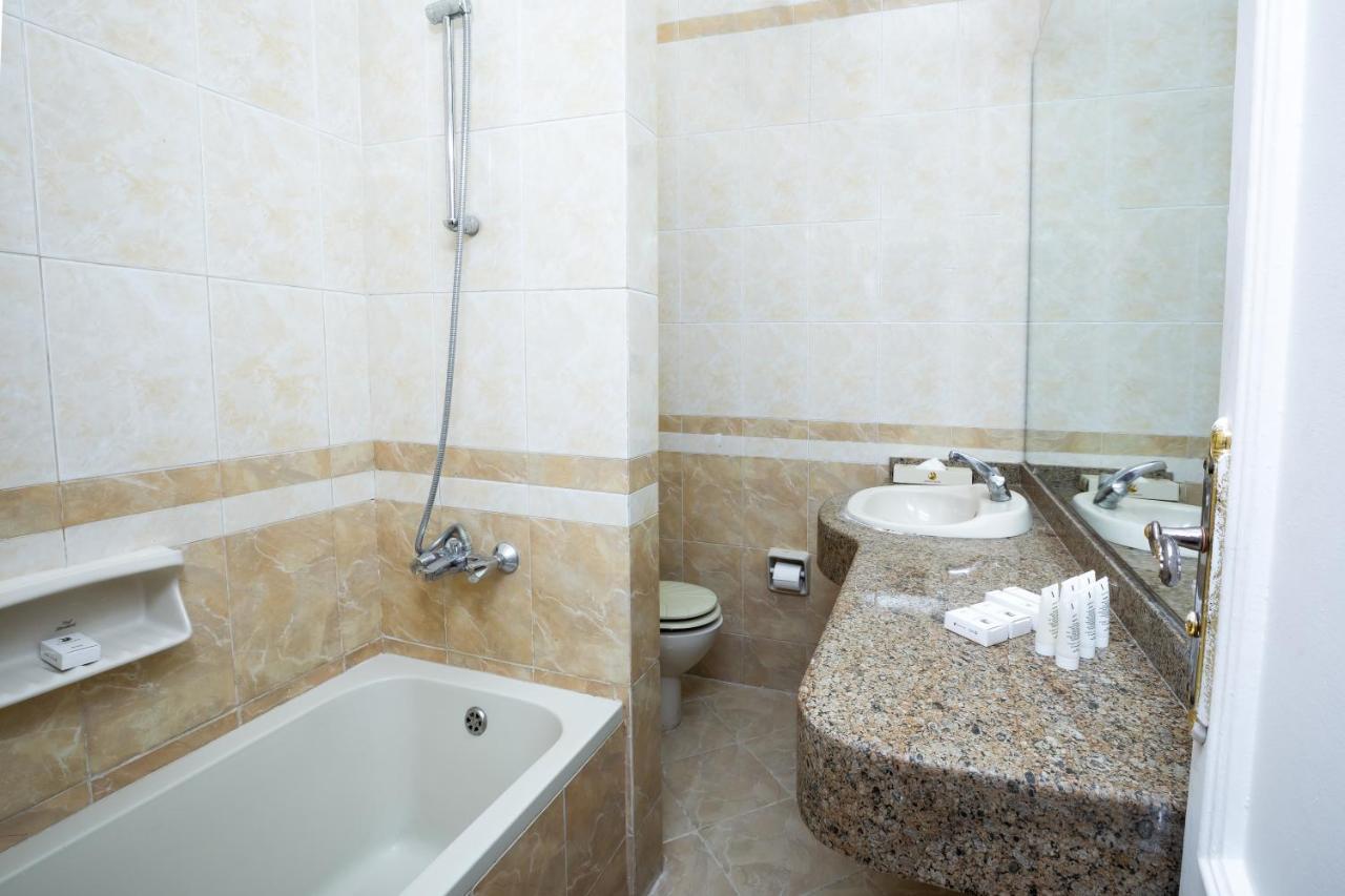 Golden Lake Marina Hotel El Alamein Buitenkant foto